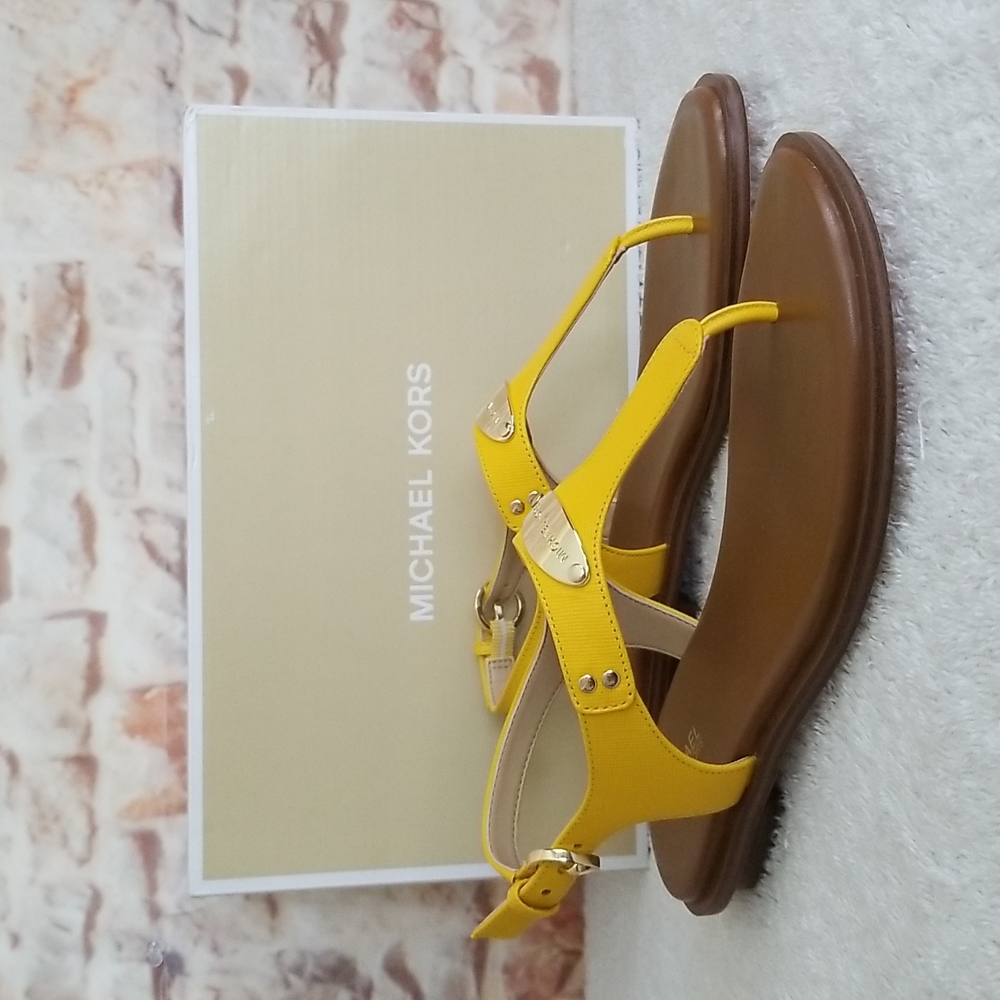 New Michael Kors MK Plate Thong Sandals